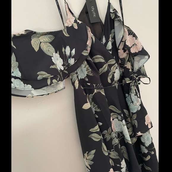 City chic ‘tender floral’ maxi dress. Plus size Small. BNWT - Picture 2 of 4